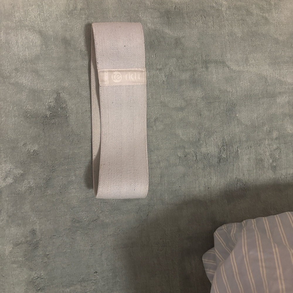 Gray heavy resistance band - Picture 4 of 4